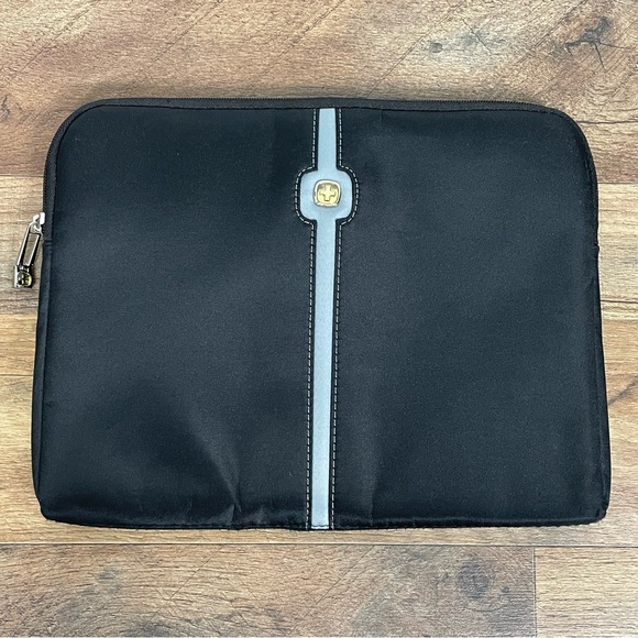 SwissGear The Maya Black and Gray Computer Sleeve - Picture 9 of 9